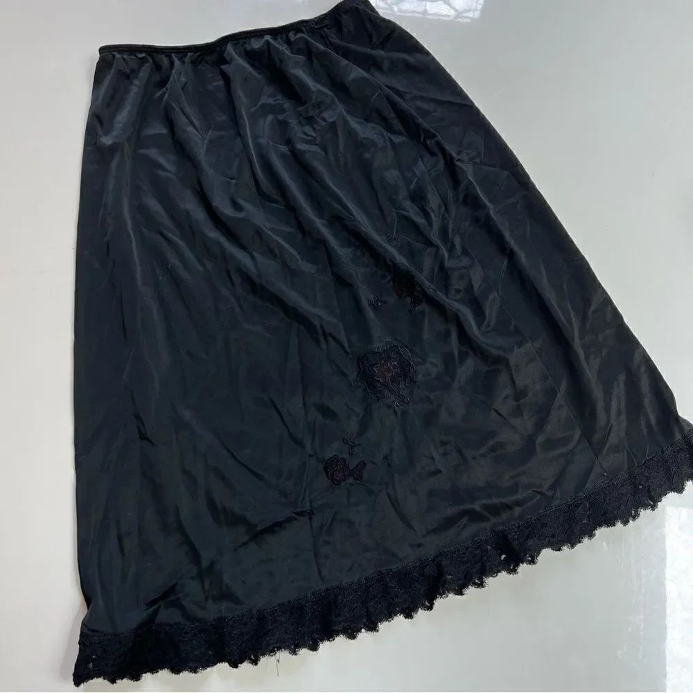 Gorgeous Vintage 50s Black Lace Hem Flower Cut Out Detail Skirt Dress Half Slip - Picture 2 of 5
